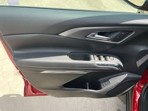 New 2026 Chevrolet Traverse LT w/ Driver Confidence Package FWD image 15