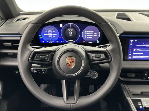 Certified 2025 Porsche Macan Electric image 42