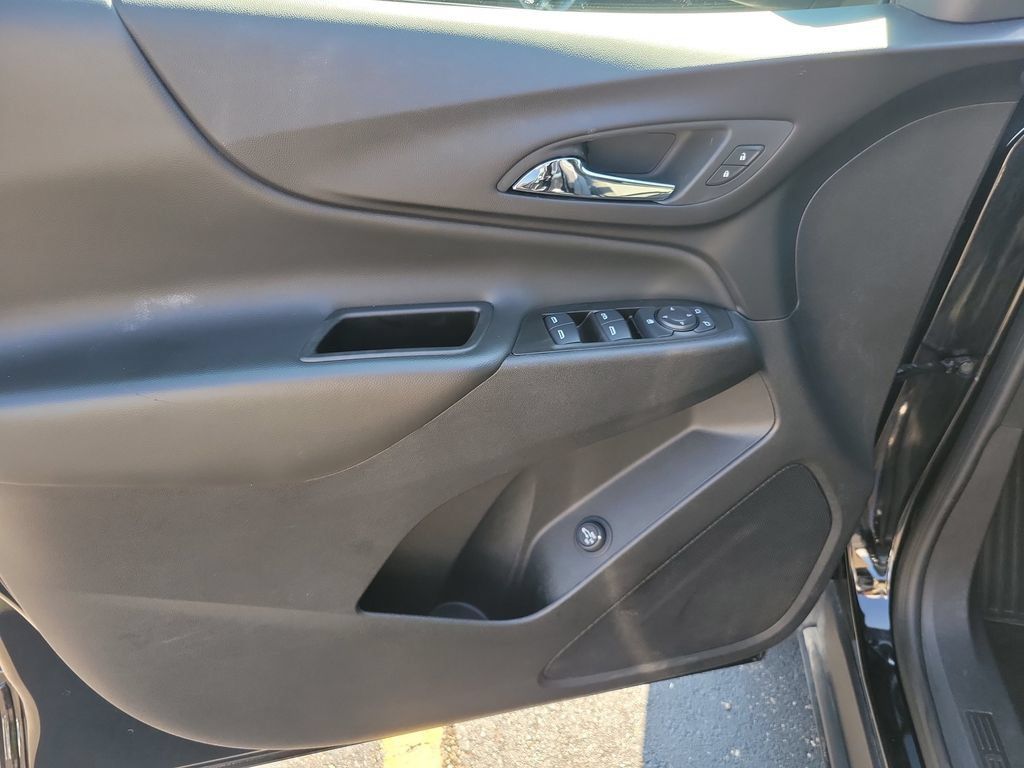 Used 2024 Chevrolet Equinox LT FWD image 24