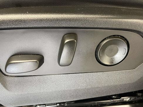Used 2023 Chevrolet Colorado ZR2 w/ ZR2 Convenience Package III AWD/4WD image 15