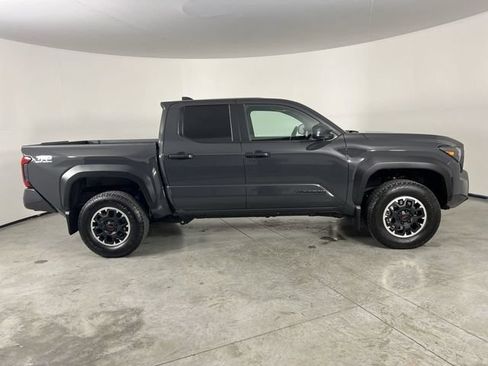Used 2026 Toyota Tacoma TRD Off-Road AWD/4WD image 9
