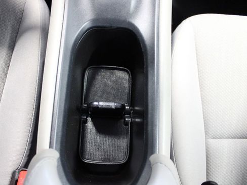 Used 2018 Honda HR-V EX image 32