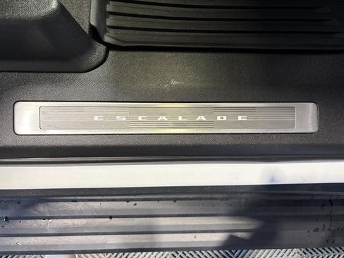 Used 2022 Cadillac Escalade Sport Platinum w/ Heavy-Duty Trailer Package image 22
