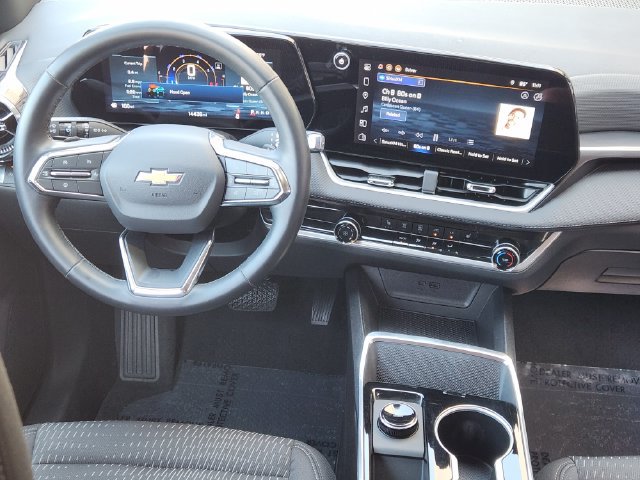 Used 2026 Chevrolet Equinox LT FWD image 27