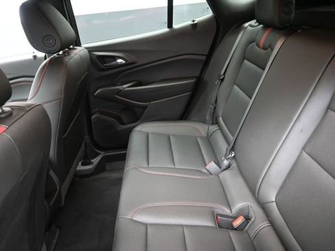 Used 2025 Chevrolet Trax RS FWD image 22