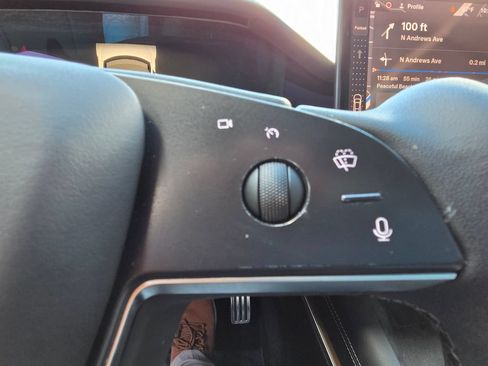 Used 2022 Tesla Model S AWD/4WD image 36