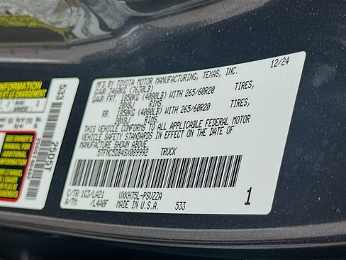 Used 2025 Toyota Tundra Platinum image 33