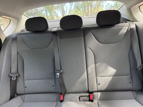 Used 2025 Kia K4 LXS image 36