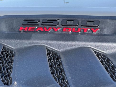 New 2026 RAM 2500 Laramie AWD/4WD image 25