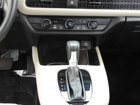 Used 2024 Honda HR-V LX image 44