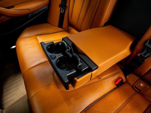 Used 2018 BMW 540i xDrive image 62