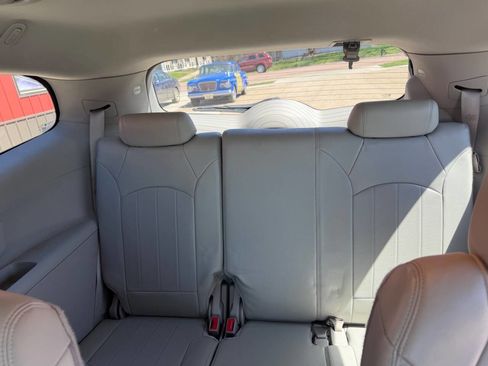 Used 2012 Buick Enclave Leather image 10