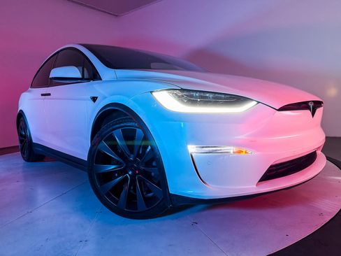 Used 2022 Tesla Model X AWD/4WD image 4