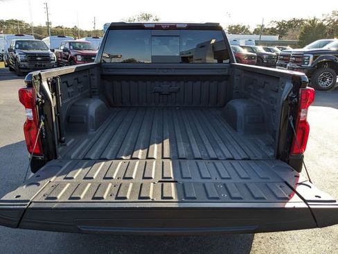 Certified 2025 Chevrolet Silverado 1500 High Country AWD/4WD image 7