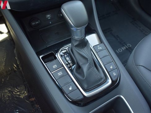 Used 2022 Hyundai Ioniq Limited image 22