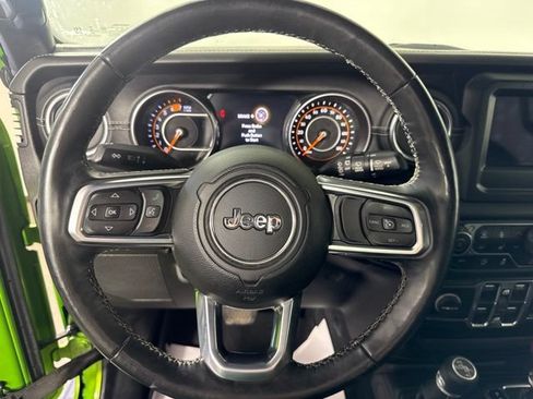 Used 2018 Jeep Wrangler Unlimited Sahara w/ Cold Weather Group AWD/4WD image 18