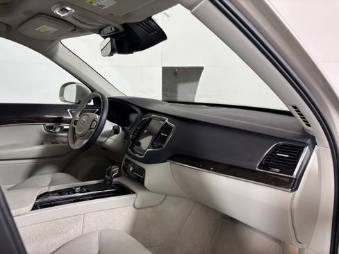 Used 2016 Volvo XC90 T6 Momentum w/ Momentum Plus Package AWD/4WD image 23