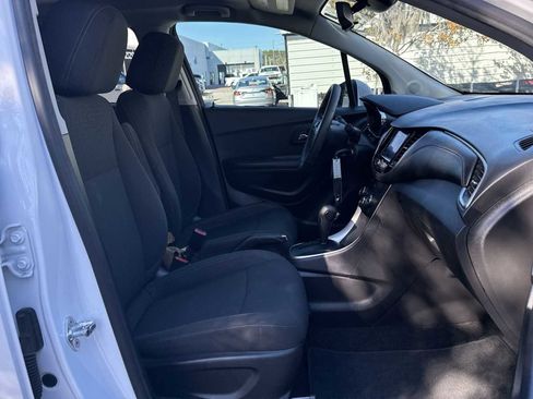 Certified 2022 Chevrolet Trax LS w/ Tint and Cruise Package image 19