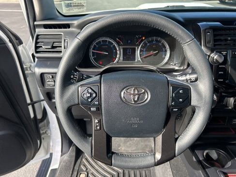Used 2017 Toyota 4Runner TRD Off-Road image 19