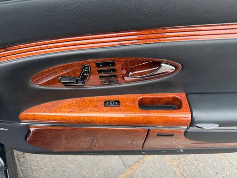 Used 2005 Maybach 57 RWD image 32