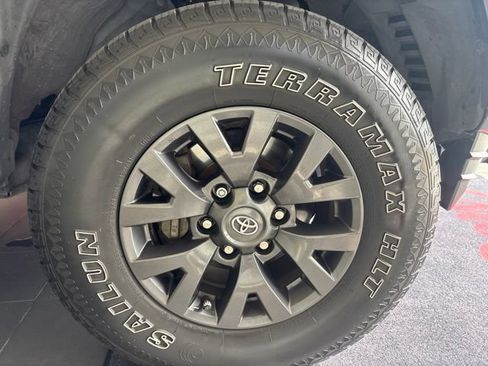 Certified 2021 Toyota Tacoma SR5 RWD image 7