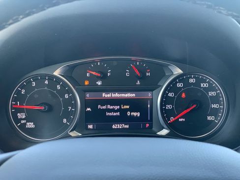 Used 2023 GMC Terrain SLT image 8