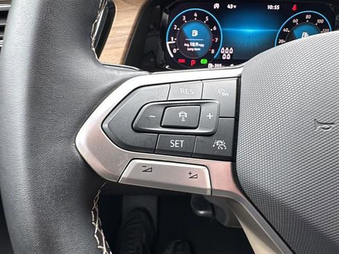 Certified 2025 Volkswagen Atlas SE image 19