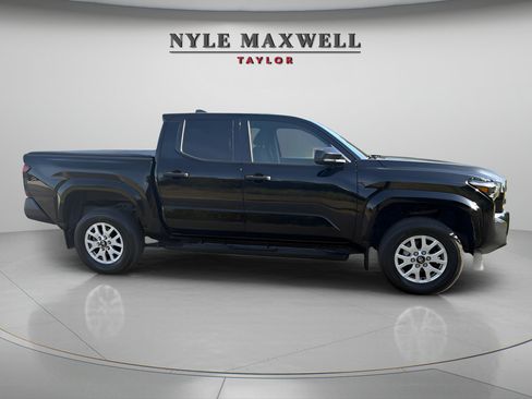 Used 2024 Toyota Tacoma SR AWD/4WD image 2