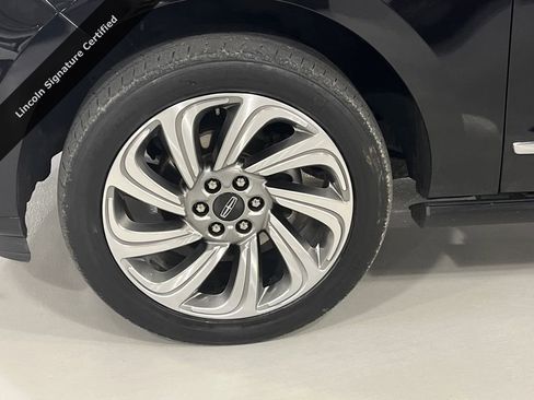 Certified 2023 Lincoln Navigator L Reserve AWD/4WD image 8
