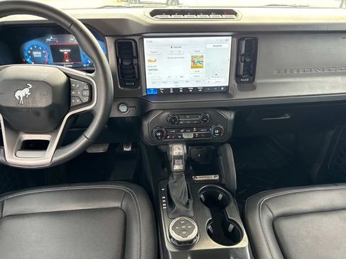Used 2025 Ford Bronco Badlands AWD/4WD image 19