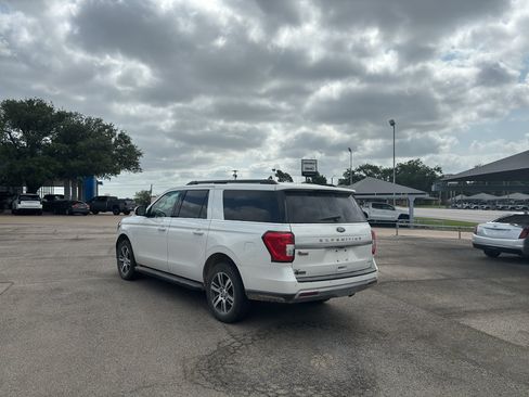 Used 2024 Ford Expedition Max XLT RWD image 5