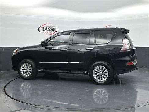 Used 2016 Lexus GX 460 image 2