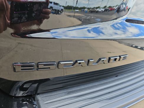 Used 2024 Cadillac Escalade Sport Platinum w/ LPO, ONYX Package AWD/4WD image 30