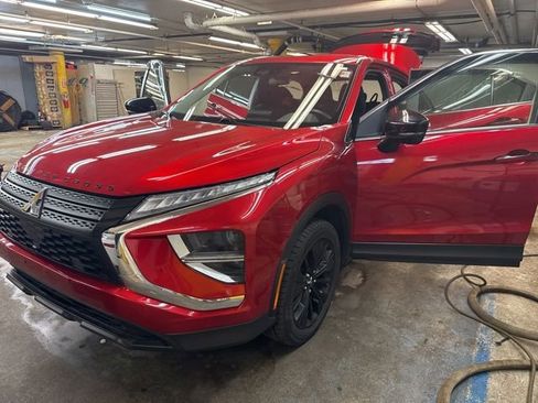 Used 2022 Mitsubishi Eclipse Cross LE image 4