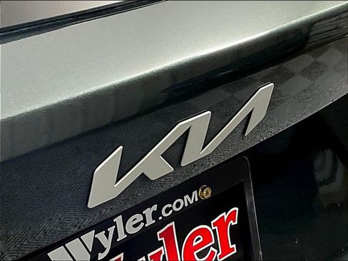 Used 2023 Kia Sorento S w/ Panoramic Sunroof Package AWD/4WD image 24
