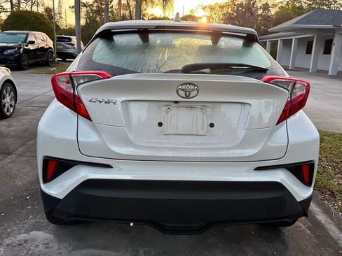 Used 2021 Toyota C-HR LE image 5