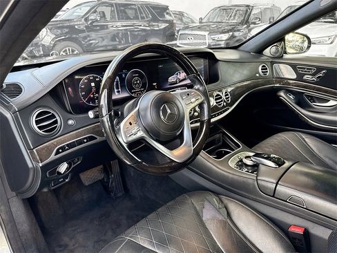 Used 2018 Mercedes-Benz S 560 4MATIC Sedan w/ Premium Package image 10