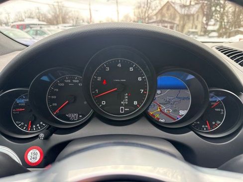 Used 2016 Porsche Cayenne image 23