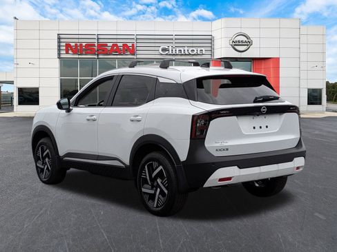 New 2026 Nissan Kicks SV w/ SV Premium Package FWD image 5