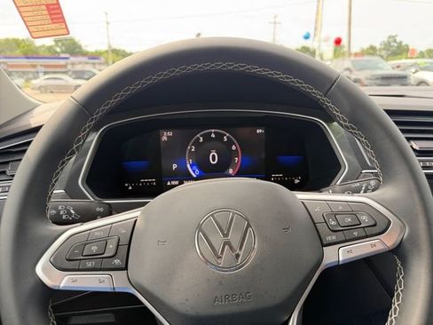 Used 2022 Volkswagen Tiguan SE FWD image 23