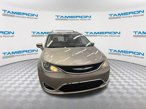 Used 2017 Chrysler Pacifica Touring-L Plus w/ Advanced Safetytec Group FWD image 8