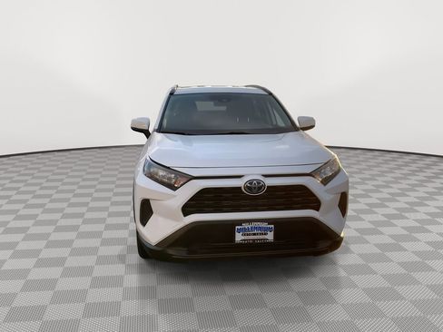 Used 2020 Toyota RAV4 LE image 2