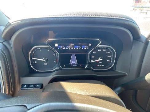 Used 2023 GMC Sierra 2500 Denali w/ Technology Package AWD/4WD image 11