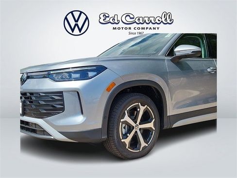 New 2025 Volkswagen Tiguan SE image 6