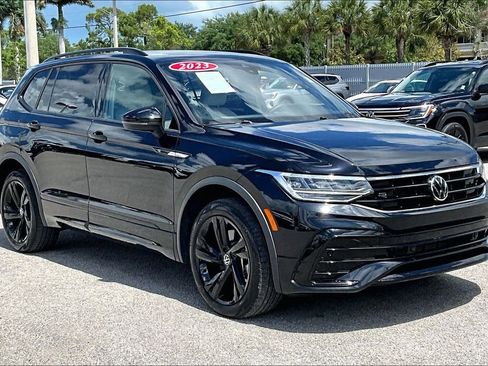 Certified 2023 Volkswagen Tiguan SE R-Line FWD image 2