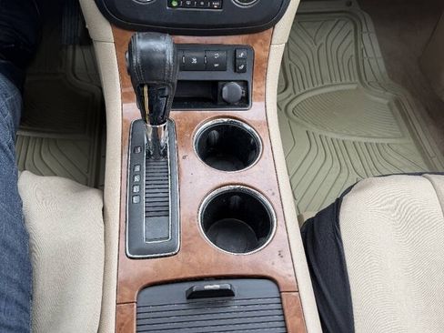 Used 2008 Saturn Outlook XR w/ Premium Trim Package FWD image 21