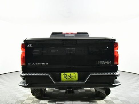 Used 2024 Chevrolet Silverado 2500 High Country w/ Technology Package image 12
