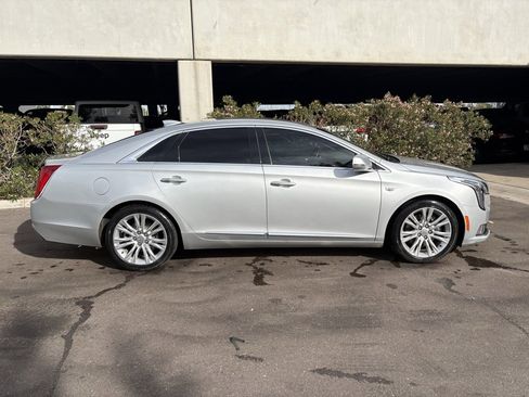 Used 2019 Cadillac XTS Luxury image 4
