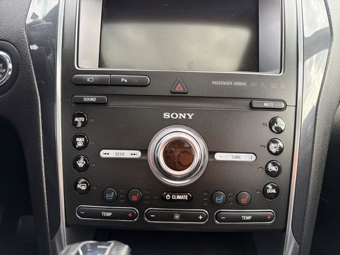 Used 2019 Ford Explorer Sport w/ Equipment Group 401A AWD/4WD image 21