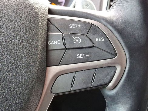 Used 2017 Jeep Grand Cherokee Altitude image 18